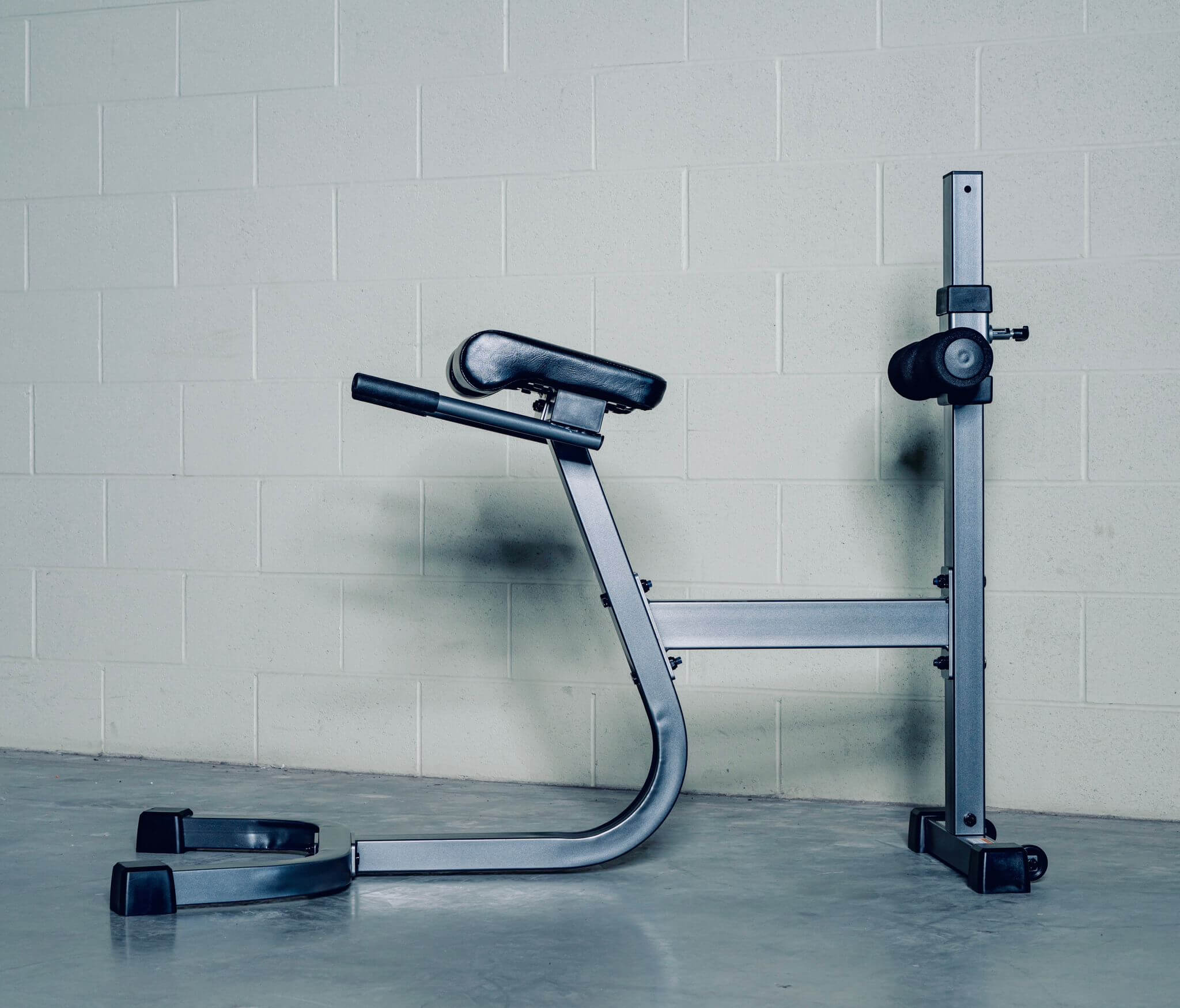 X-RIVAL ARC30 Roman Chair for core strength training, ideal for commercial and home gym use in Calgary.