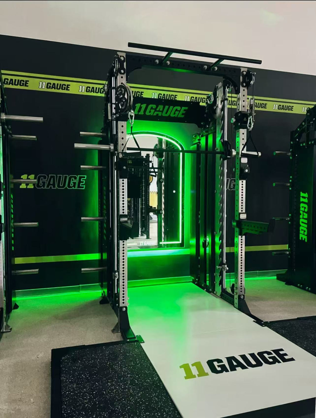 Sharp Edge B488 3-in-1 rack with optional MR1000 mirror and Z1076 lifting platform — actual showroom photograph; mirror and platform sold separately